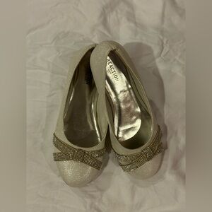Kenneth Cole Reaction Women's Glittering Silver Loafer flats